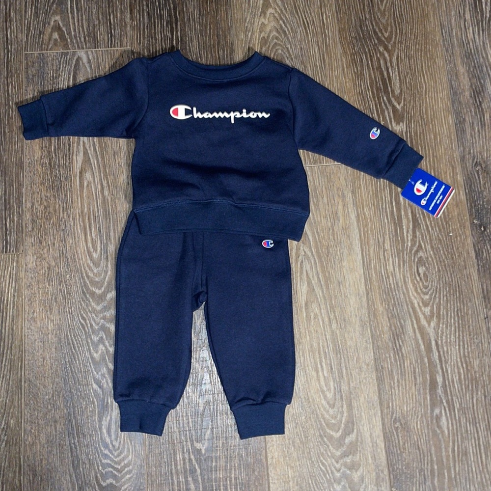 Boys Champion 2 piece sweatshirt and sweatpants set